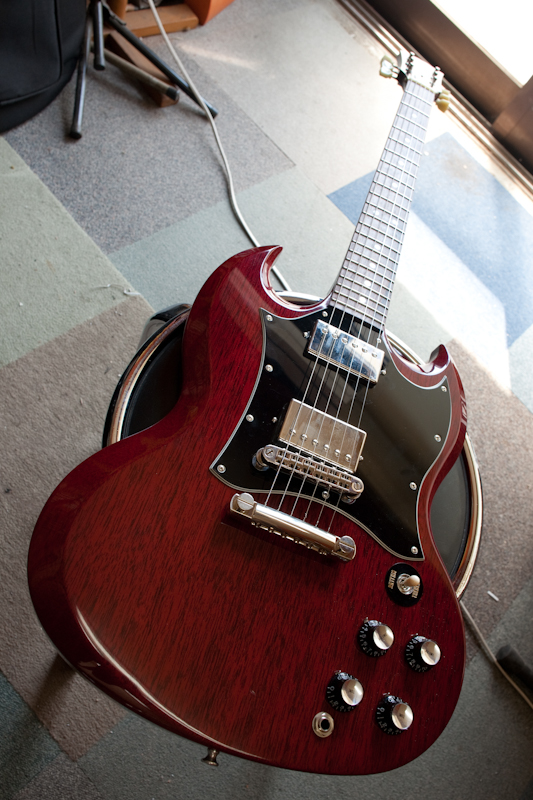 set neck style guitar